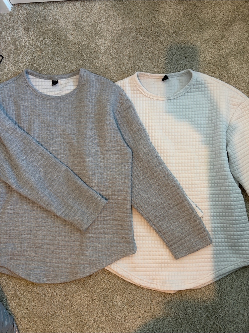 SHEIN Men's Crewneck Quilted Sweater in Gray and Off-White